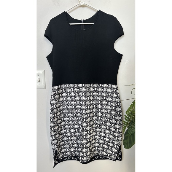 St. John Dresses & Skirts - St. John‎ Knit Sheath Dress Black White Mixed Media Honeycomb Midi Luxury Sz 14